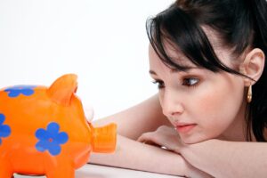 40代女性が貯金ゼロの状態から詐欺投資を見分ける方法は？